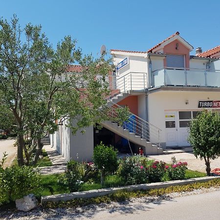 Gabi Rooms & Studio Apartment Lozovac Zewnętrze zdjęcie